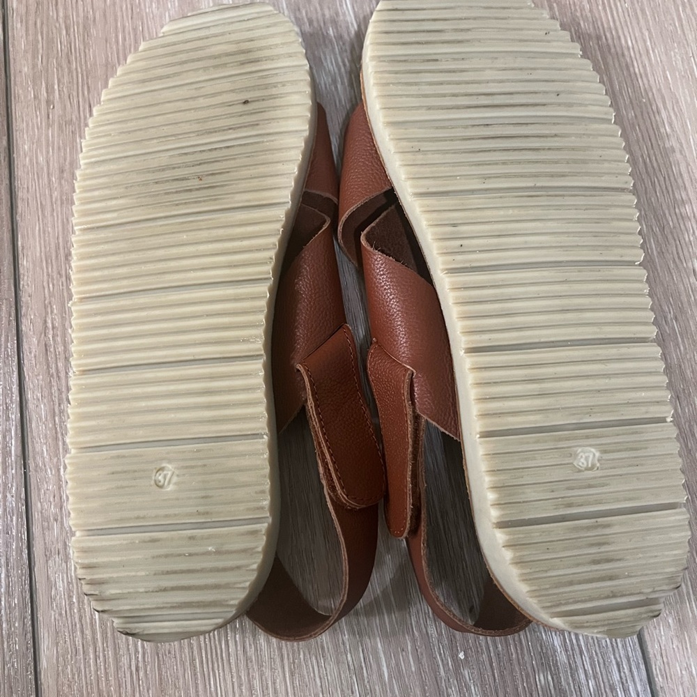 Sandals - Picture 3 of 3